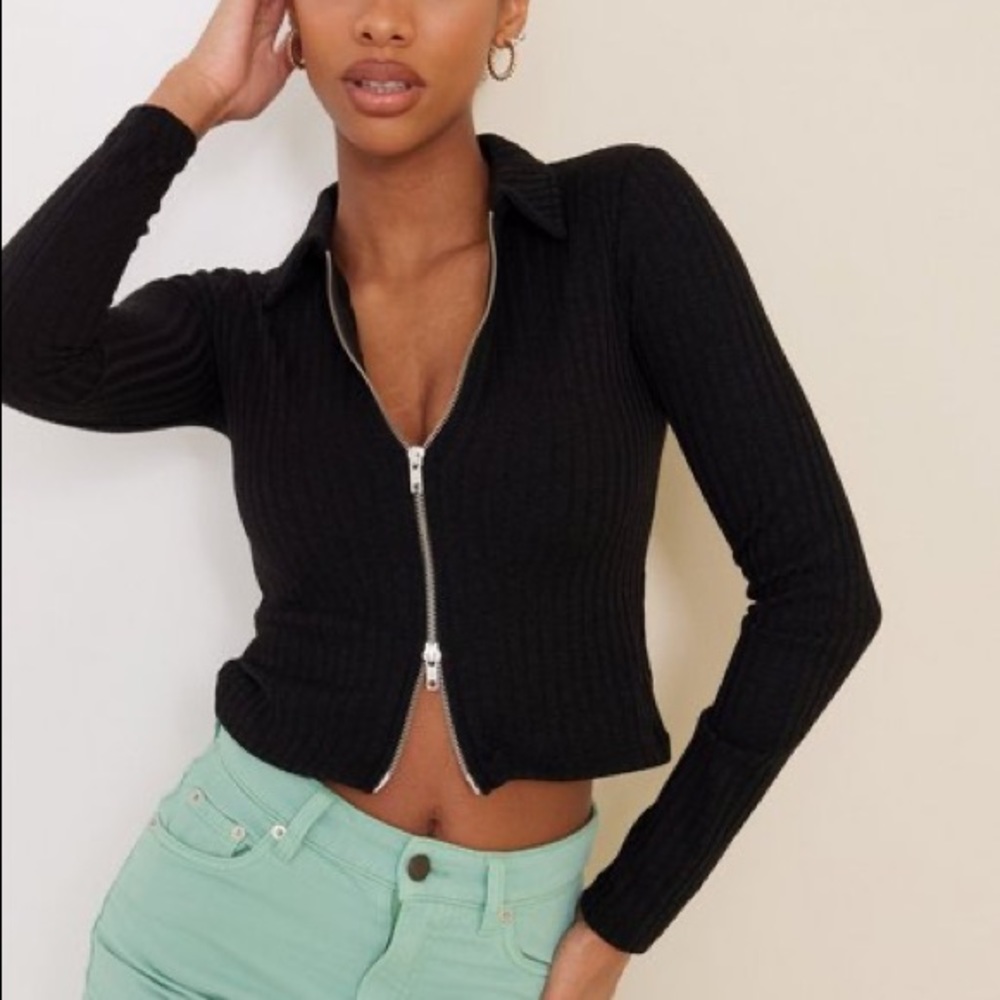 Black double zipper top